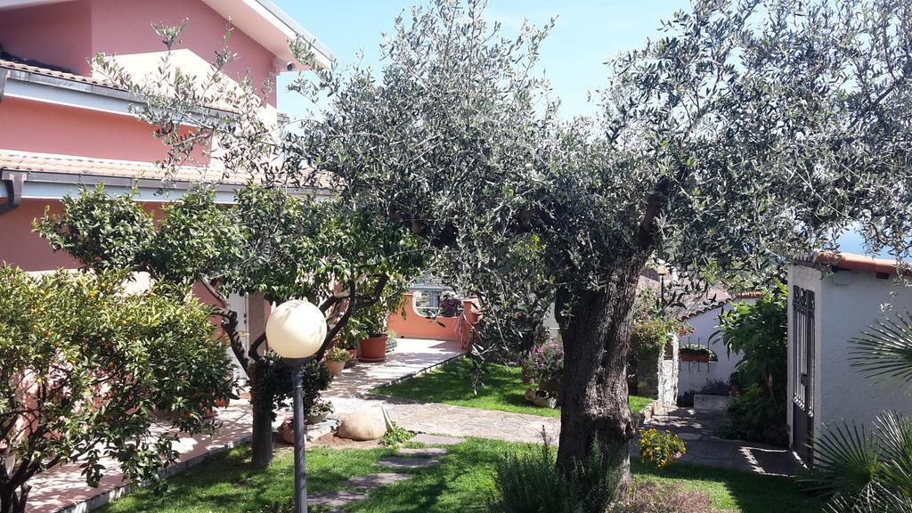 Azienda Agrituristica Villa Arianna Imperia Esterno foto